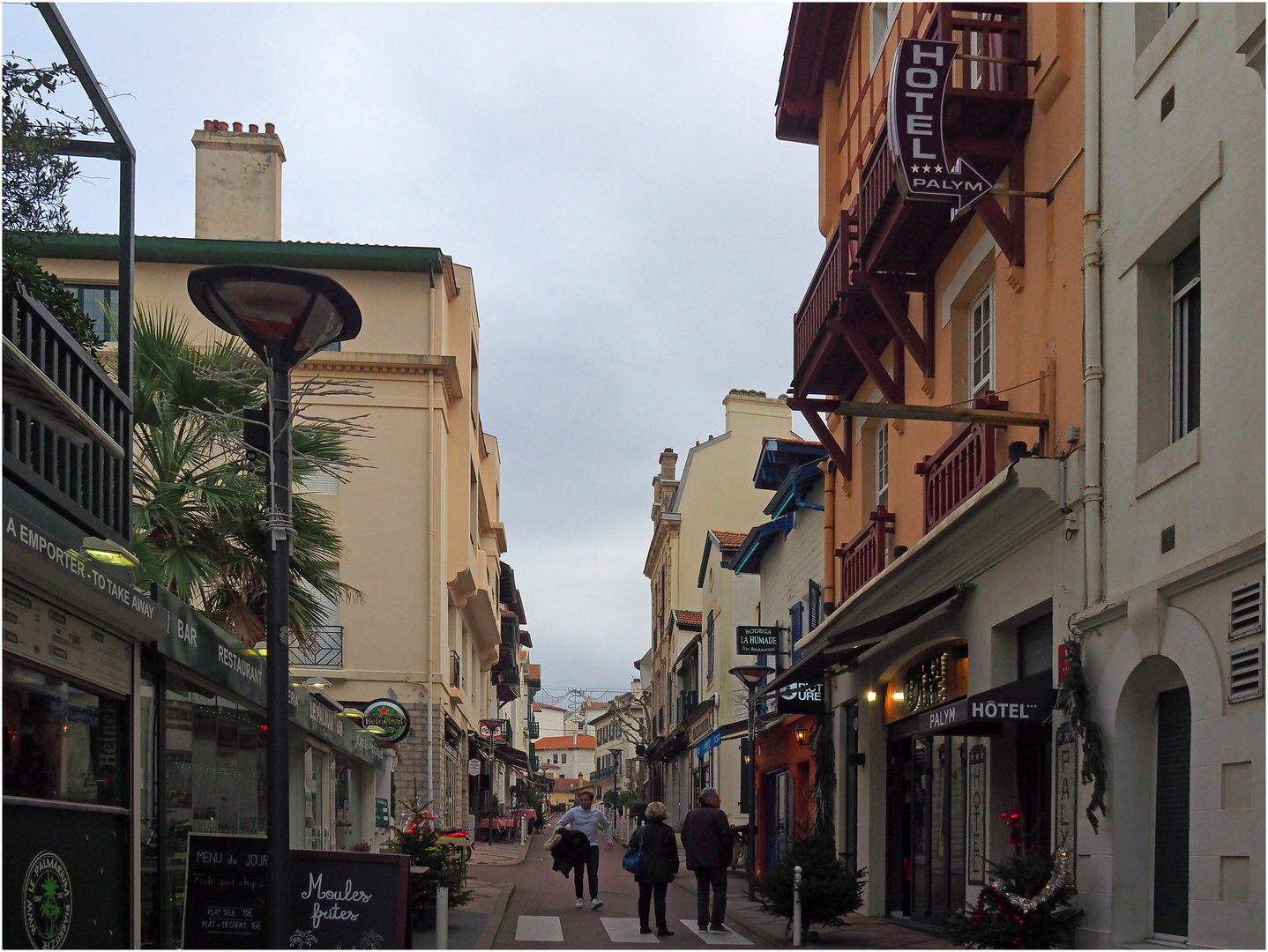 Rue du Vieux-Port en décembre