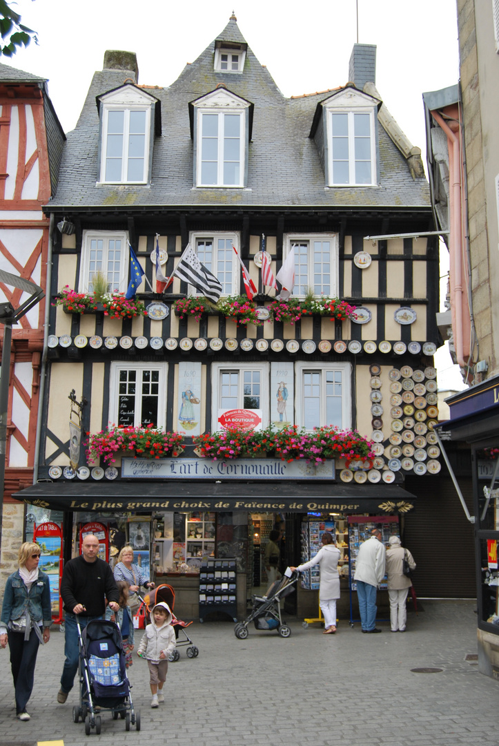 Rue piétonne en Bretagne