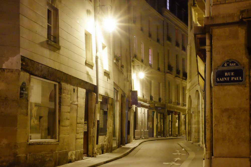 Rue Saint Paul bei Nacht