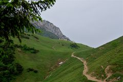 Rückblick zur Steinlingalm mit Kampenwand ohne blauem Himmel…