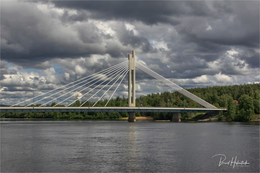 Rückreise über Rovaniemi Finnland Jätkänkynttilä Brücke ....