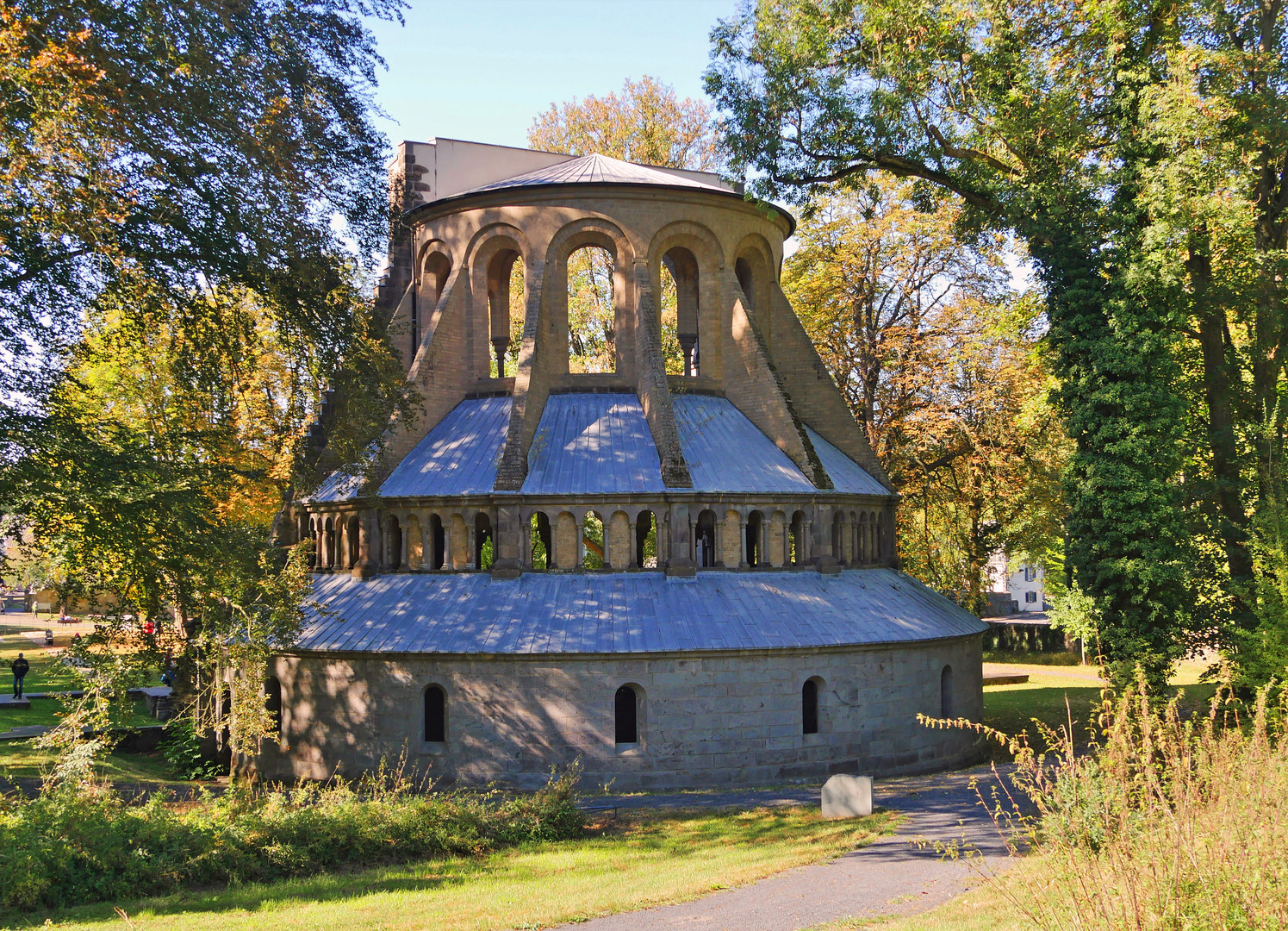 Rückseite der Ruine Klosterkirche ...