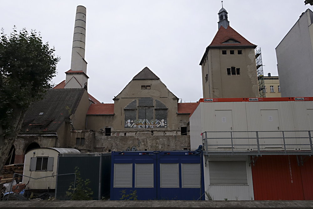 Rückseite des Oderberger Stadtbades in Berlin