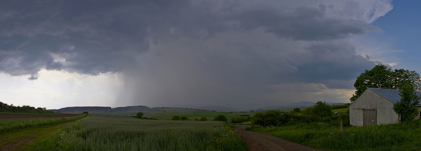 Rückseite vom einem Gewitter am 23.05.2012