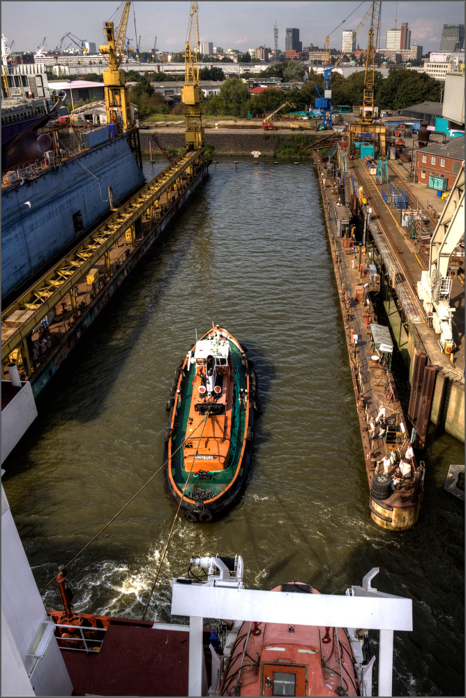 Rückwärts in´s Schwimmdock