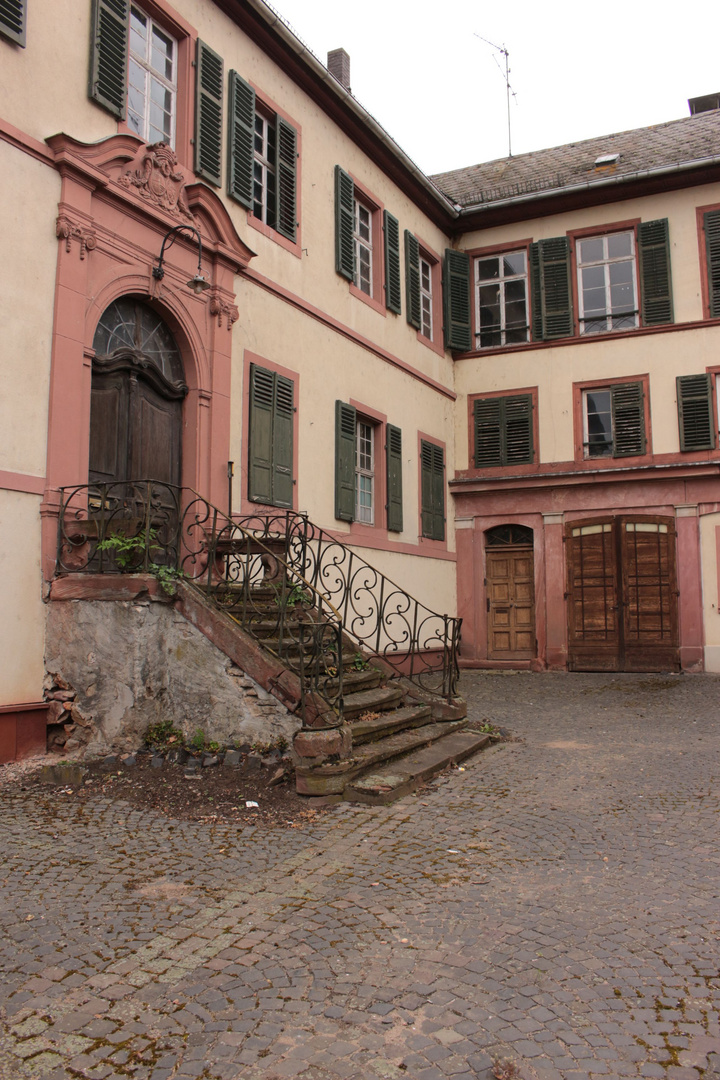 Rüdesheim Schloss - links