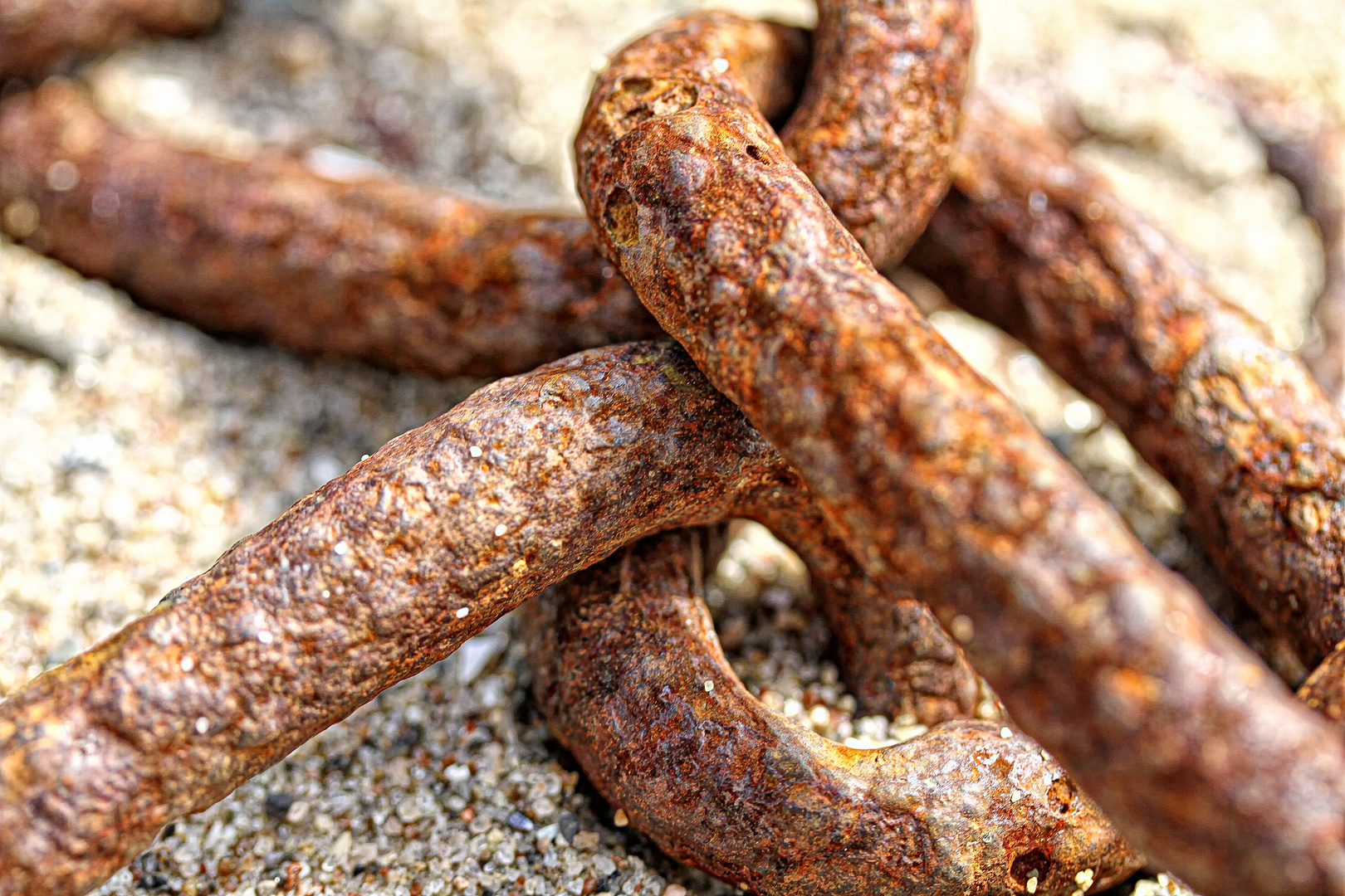 Rügen: Kette am Strand