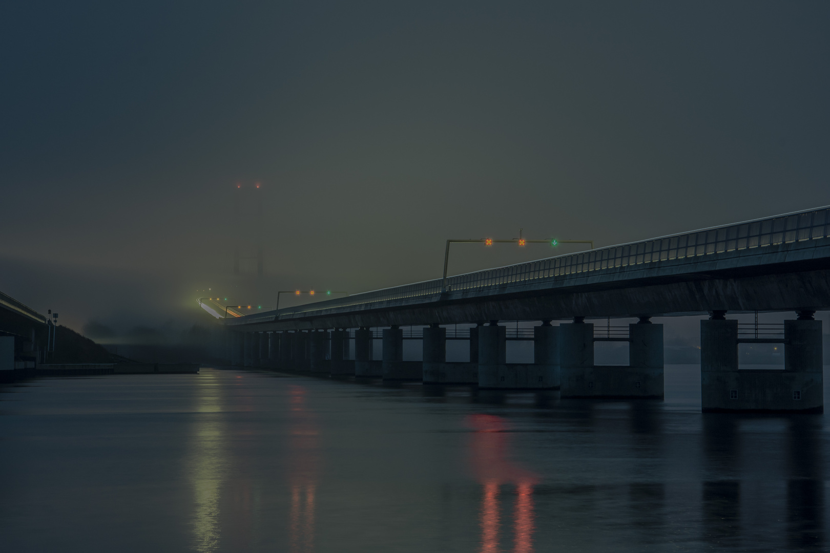 Rügenbrücke in der Nacht
