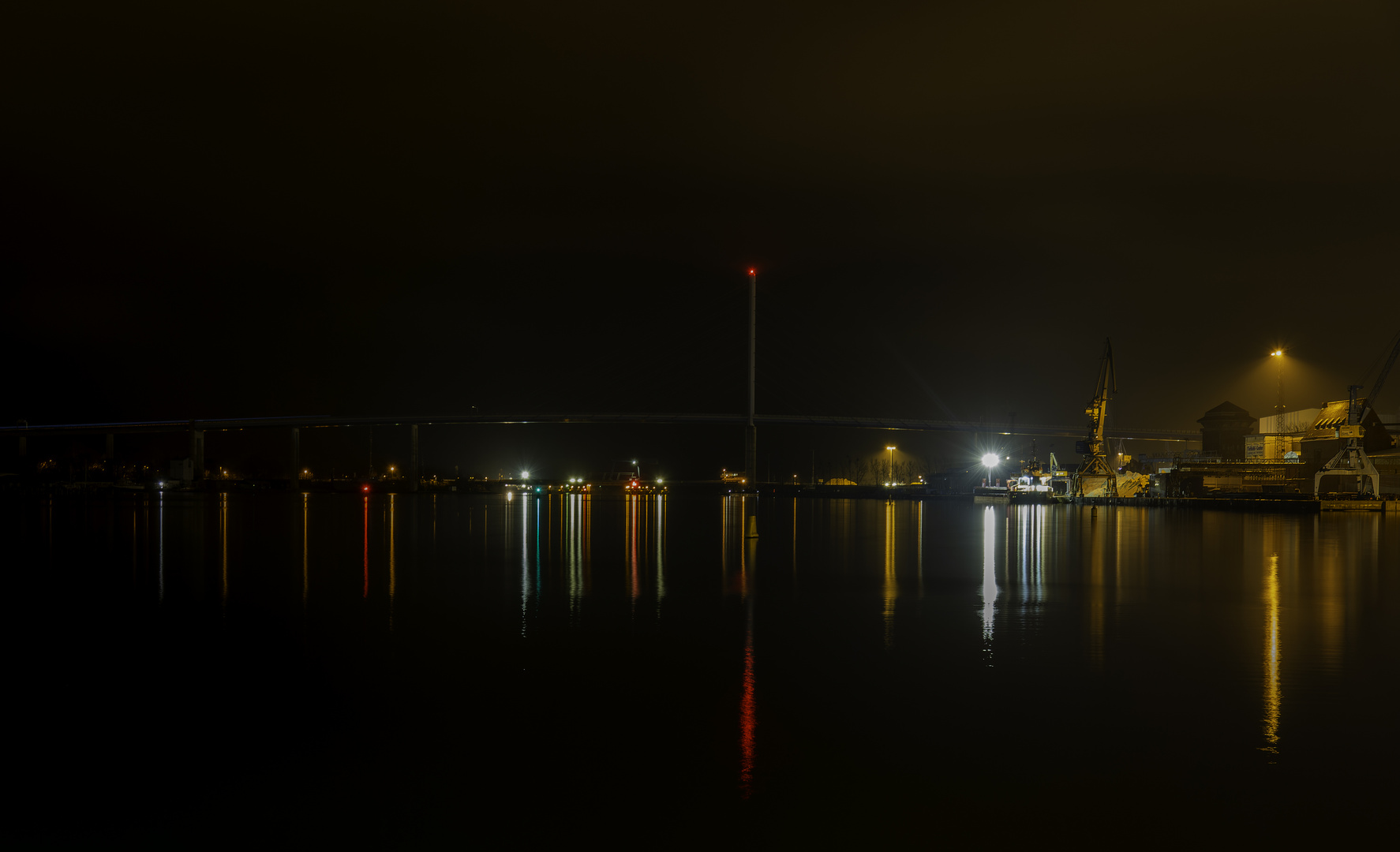 Rügendammbrücke bei Nacht