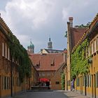 Ruelle avec vue sur le centre ville d’Augsbourg   --  Fuggerei 5 