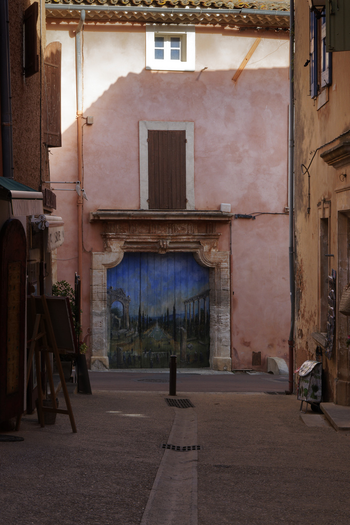 Ruelle dans Roussillon