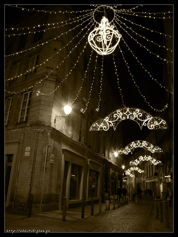 Ruelle de Toulouse à Noël