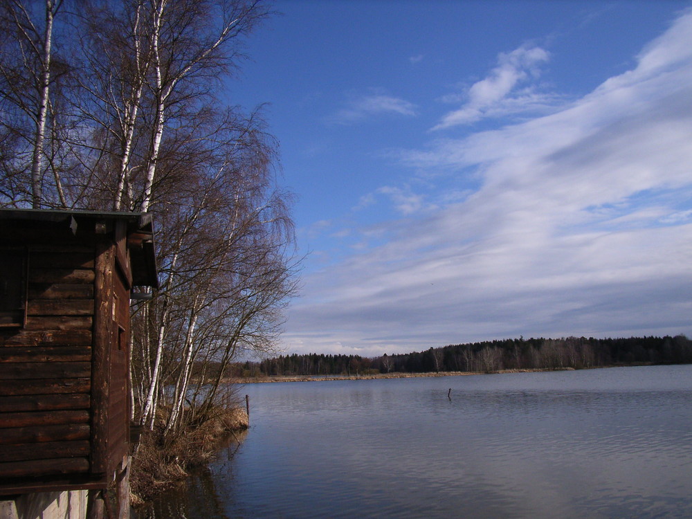 Ruhe am See im Vorfrühling