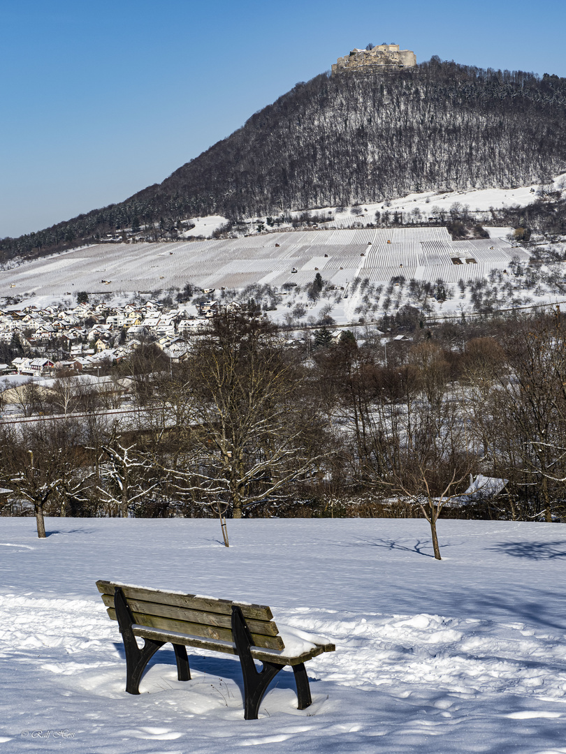 Ruhebank mit Blick auf den Hohenneuffen