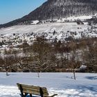 Ruhebank mit Blick auf den Hohenneuffen