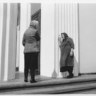 Ruhepause - Arbeiterinnen bei der Kirche in Chisinau / Moldawien