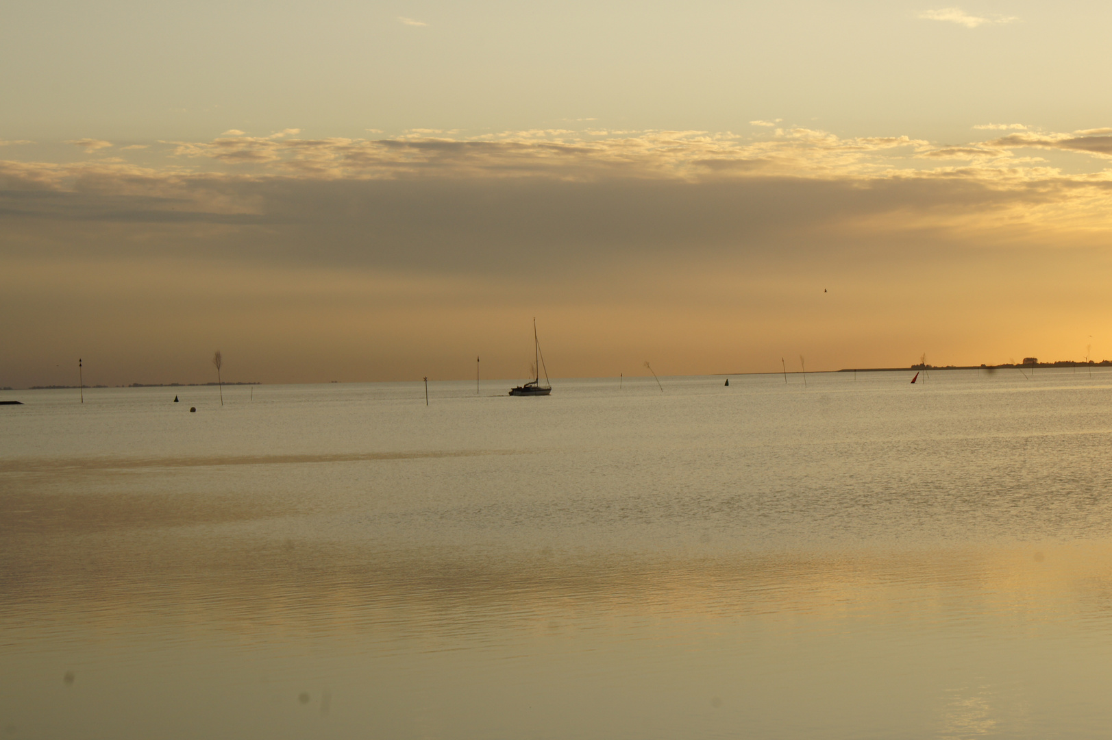 Ruhig liegt das Meer