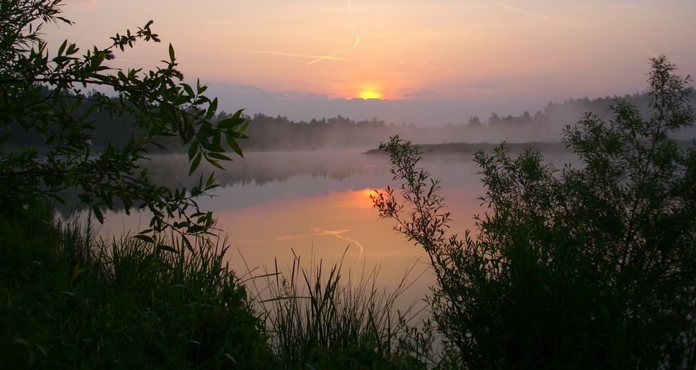 ruhig liegt der See