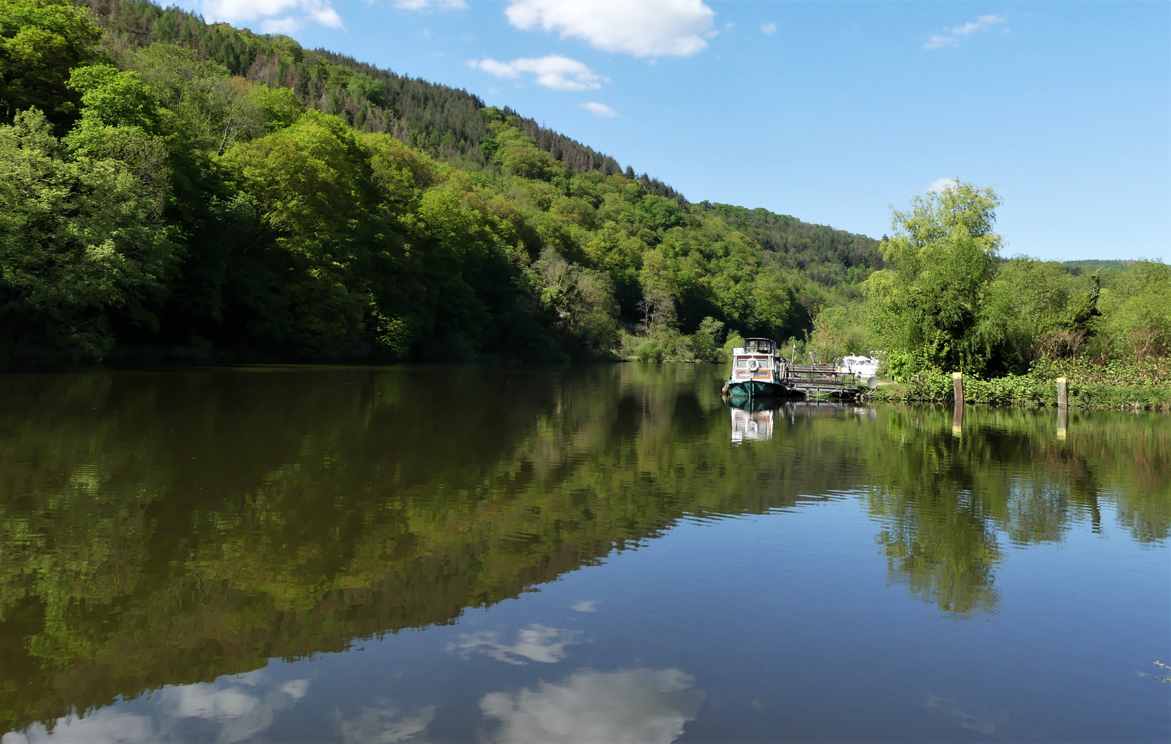 Ruhige Lahn - zum Spiegeltag...