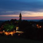 ruhige Stadt in der Abenddämmerung