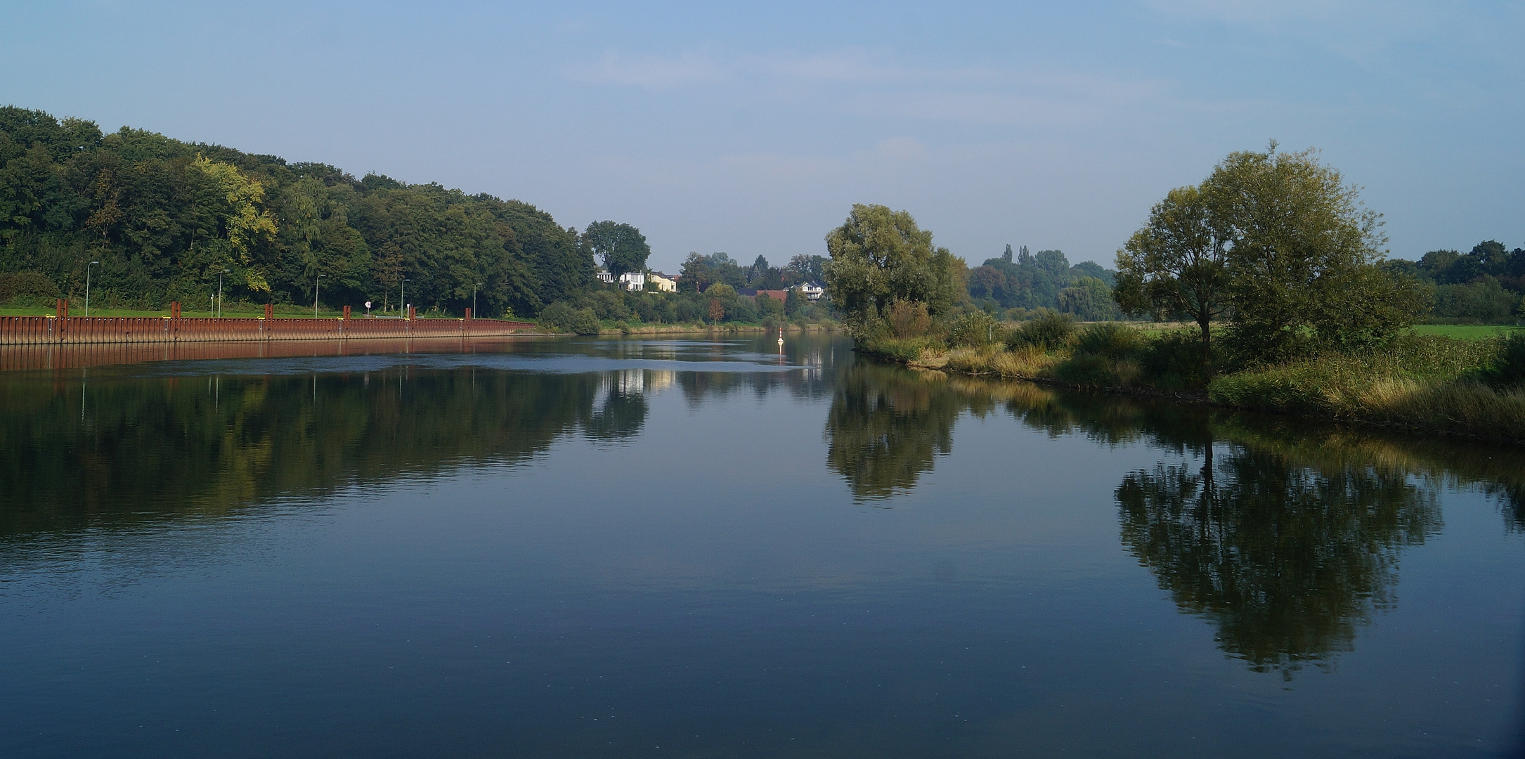 Ruhige Weser bei Ausflugsfahrt