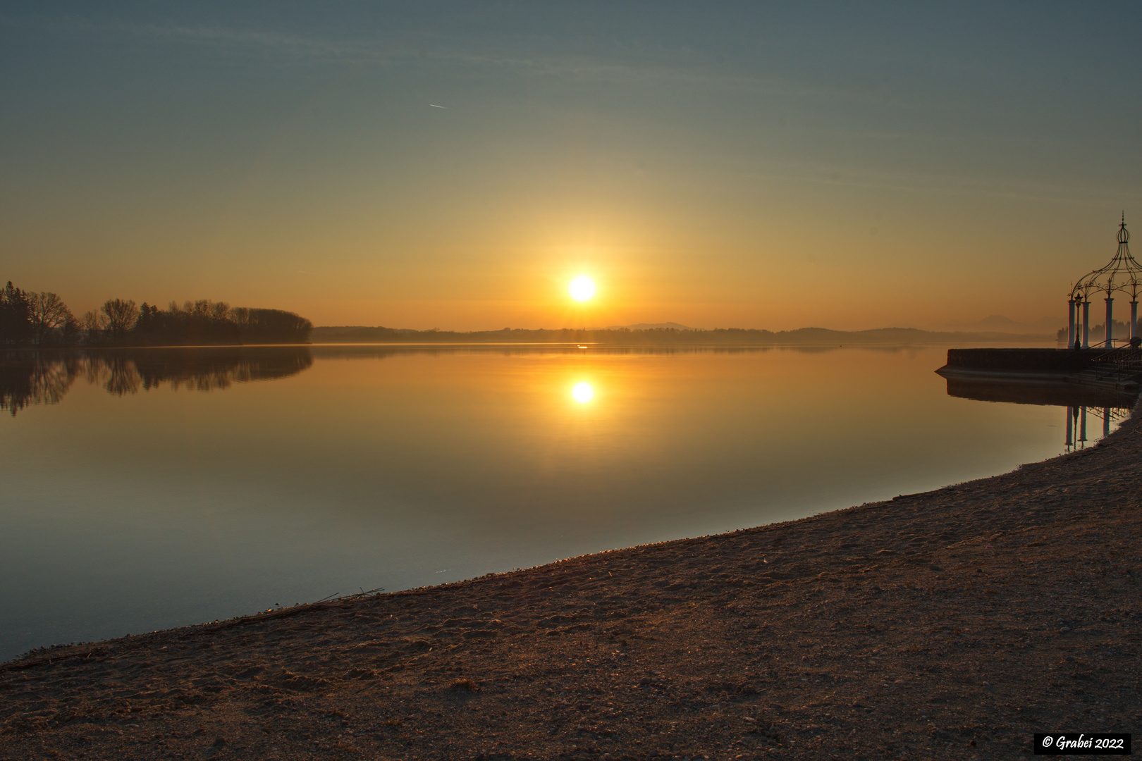 ruhiger Sonnenaufgang 