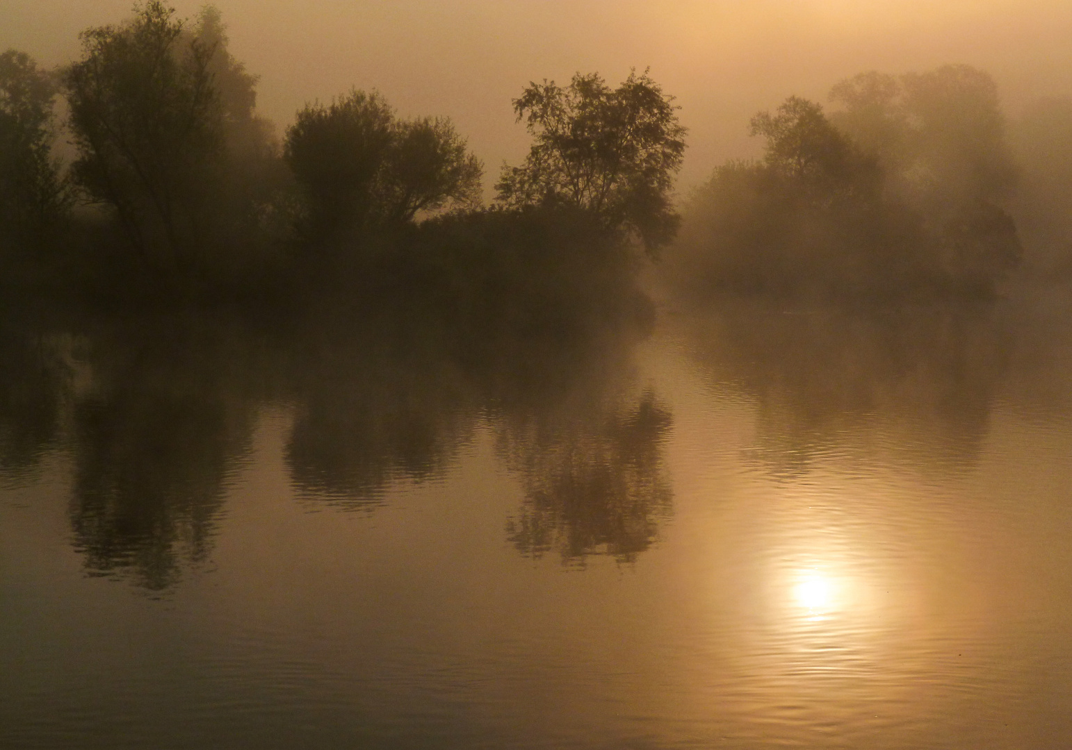 Ruhr im morgendlichen Nebel