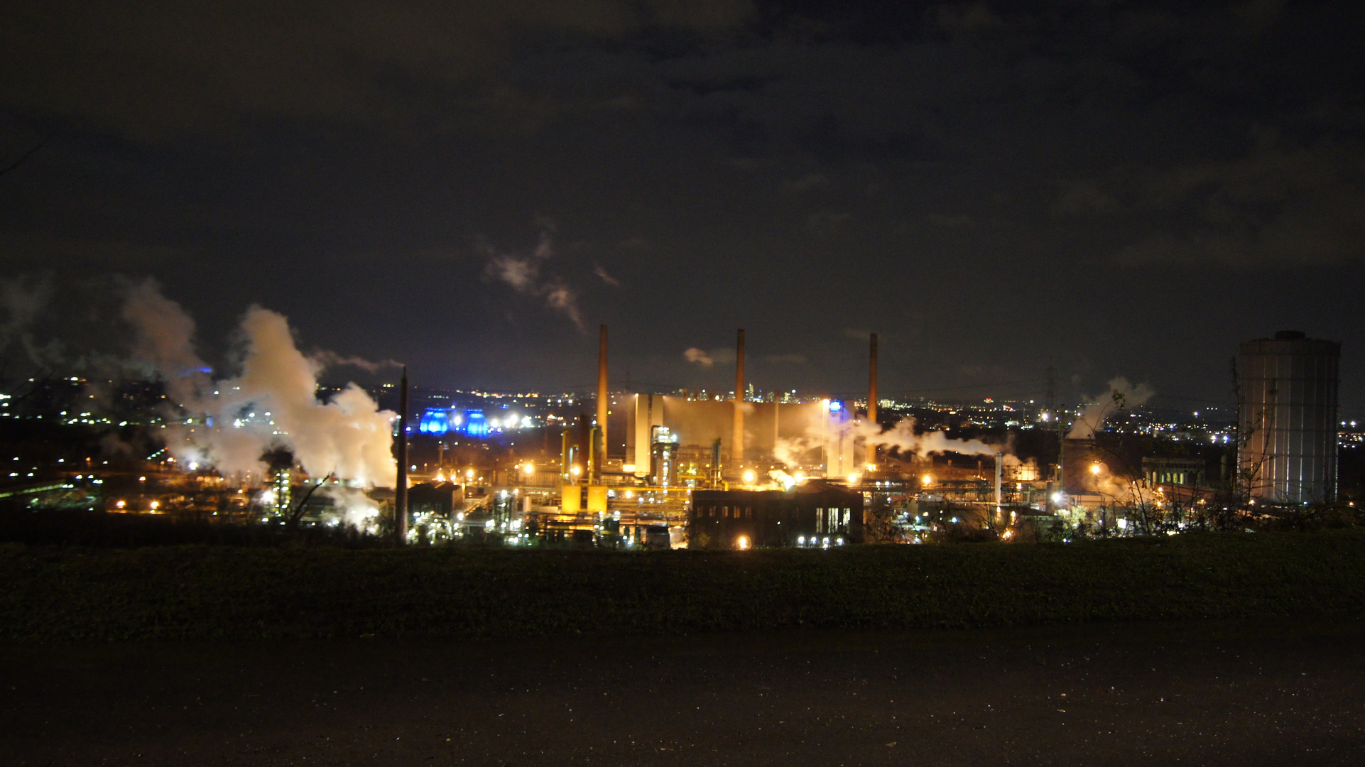 Ruhrgebiet bei Nacht