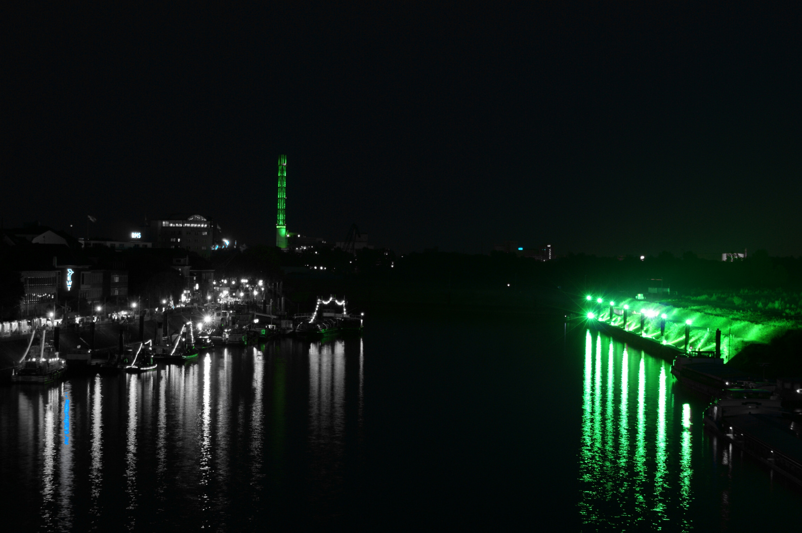 Ruhrort bei Nacht