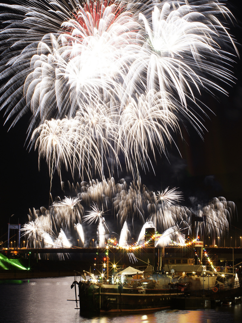 Ruhrort in Flammen 1