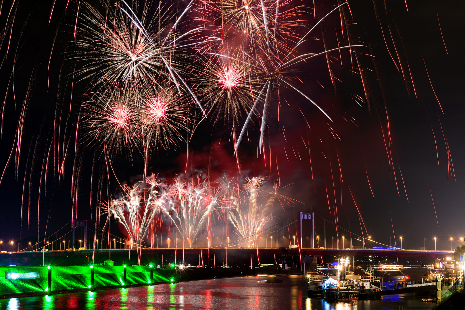 Ruhrort in Flammen