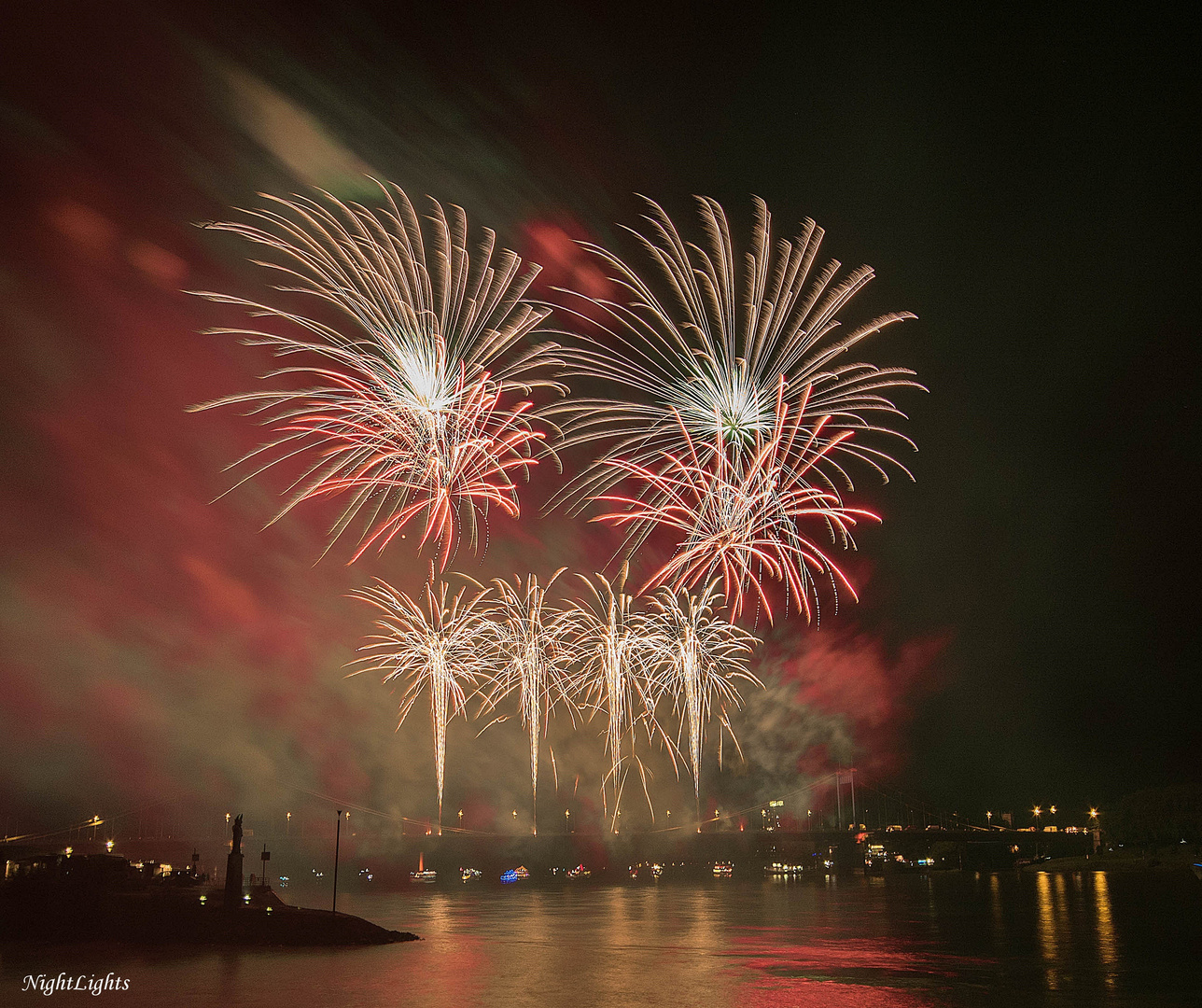 Ruhrort in FLammen