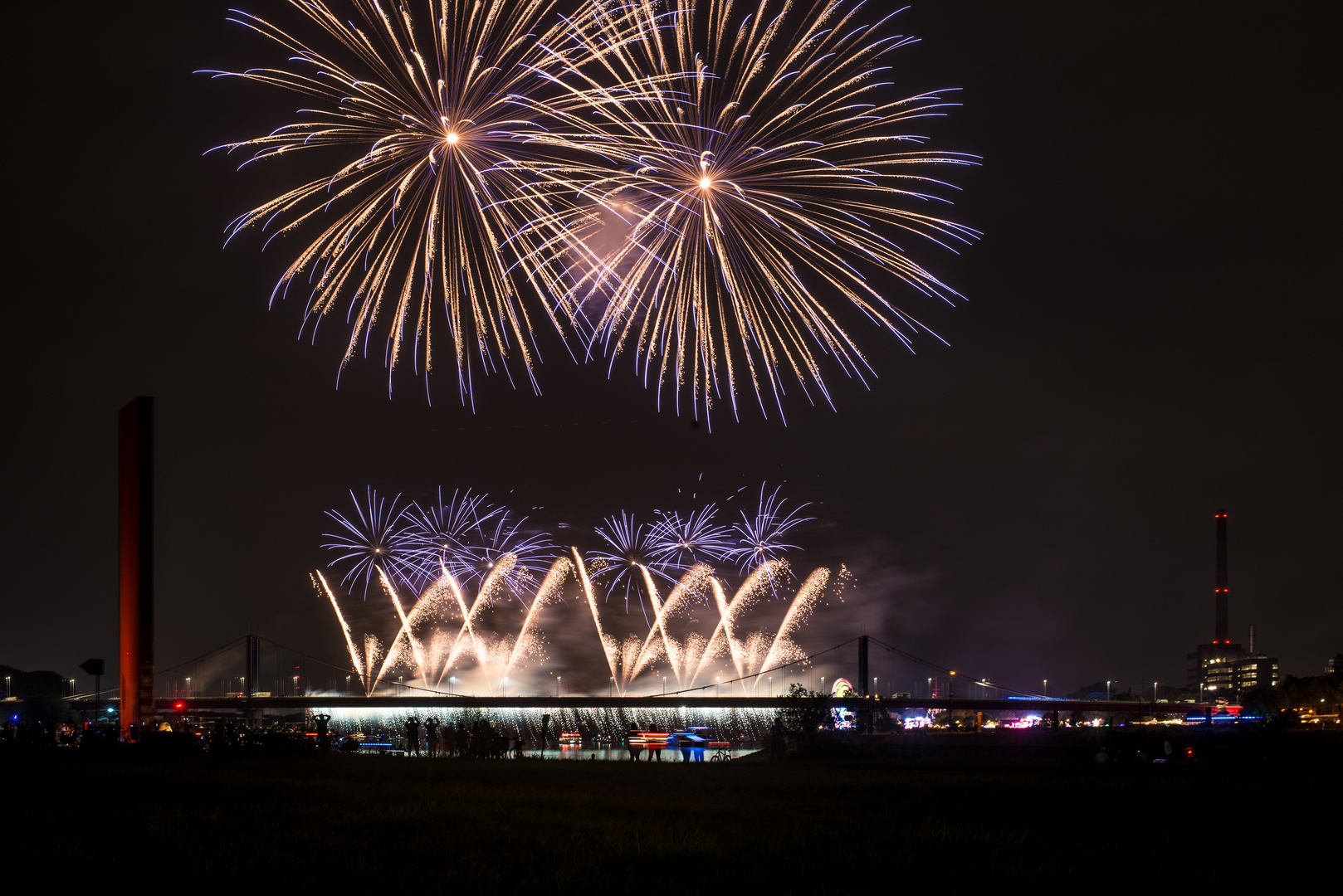 Ruhrort  in Flammmen