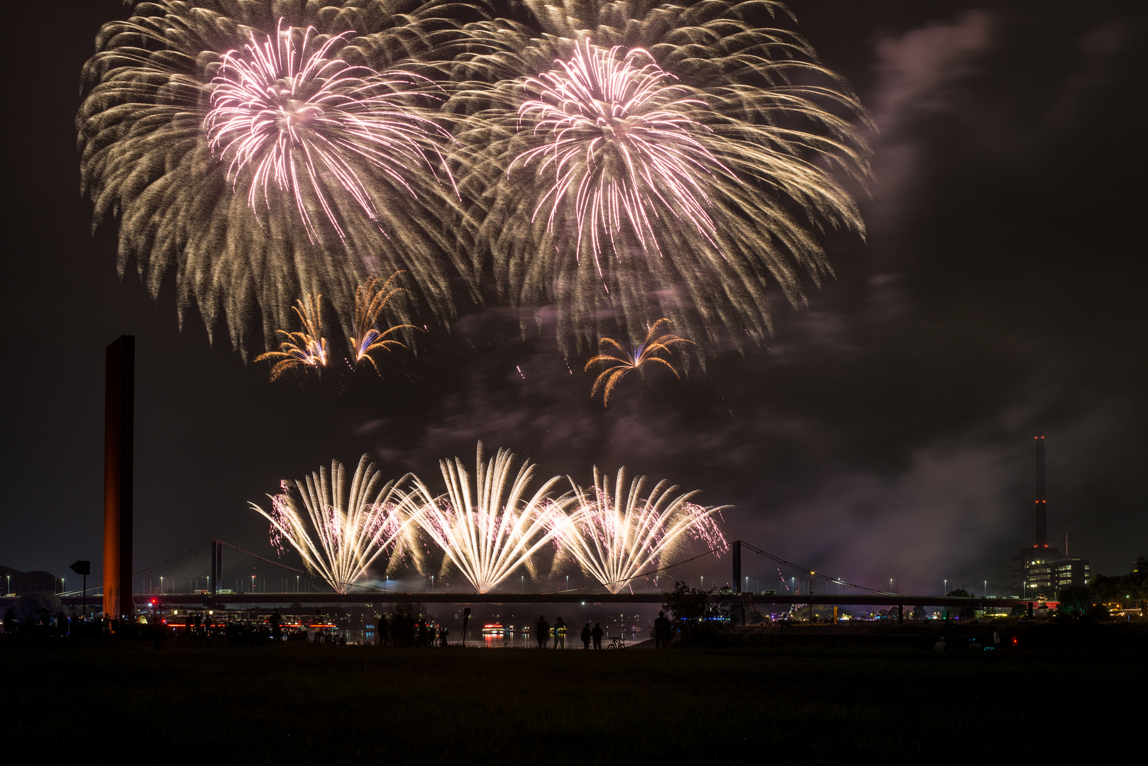 Ruhrort  in Flammmen