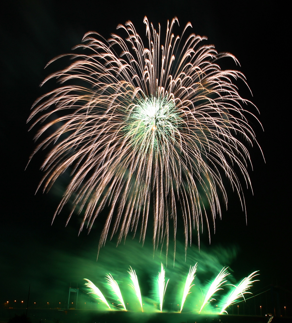 Ruhrorter Hafenfest Duisburg 2013 (Die zweite 300er Bombe)