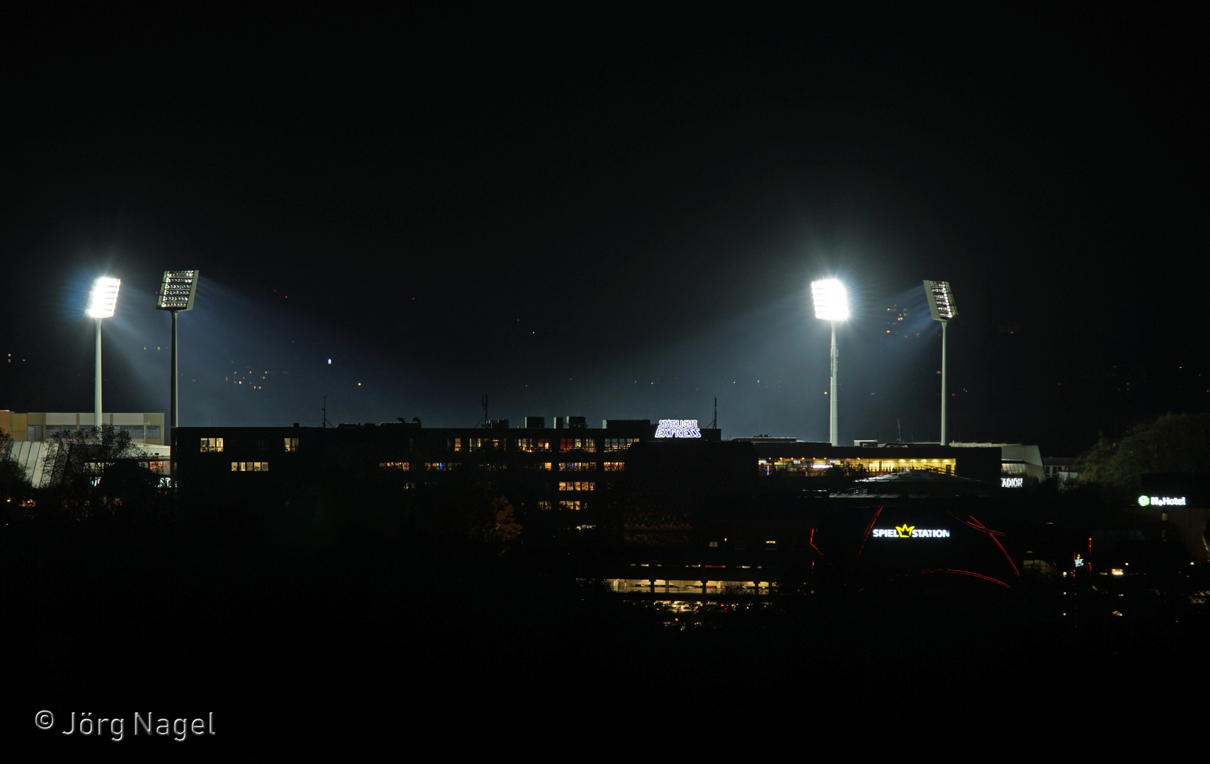 Ruhrstadion mit Flutlicht