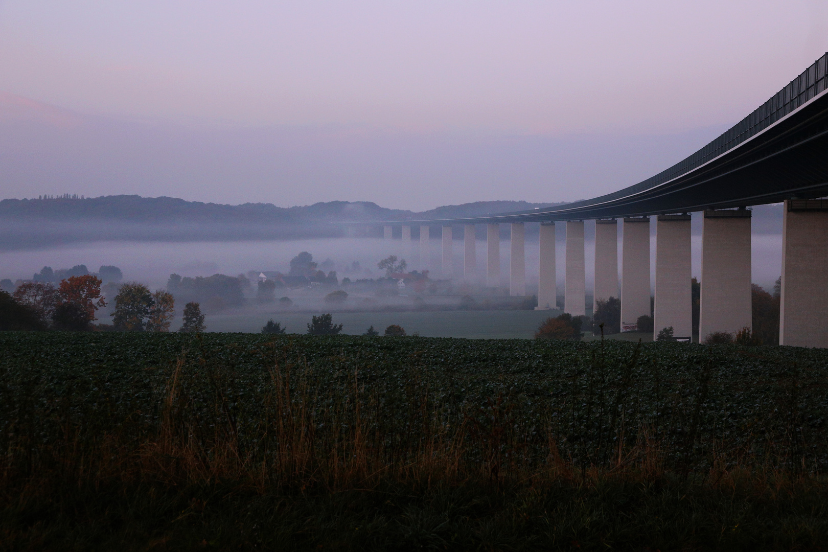 Ruhrtalbrücke im Herbstlichen Nebel