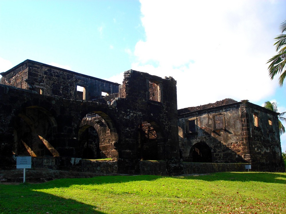 RUINAS DO CASTELO GARCIAS D ÁVILA