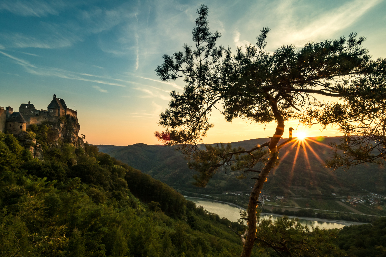 Ruine Aggstein bei Sonnenuntergang