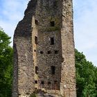 Ruine der Burg Waldenburg bei Attendorn. Rückseite des Bergfried