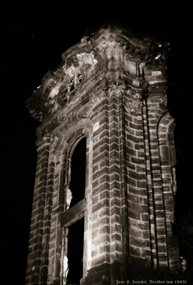 Ruine der Dresdner Frauenkirche (um 1985)