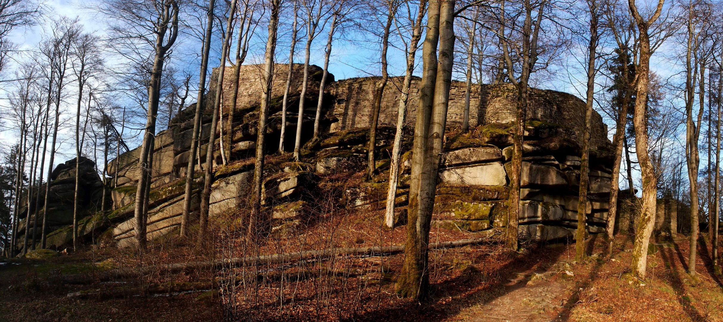 Ruine des Roten Schlosses auf dem Großen Waldstein