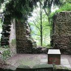 Ruine einer Waldkapelle im Odenwald