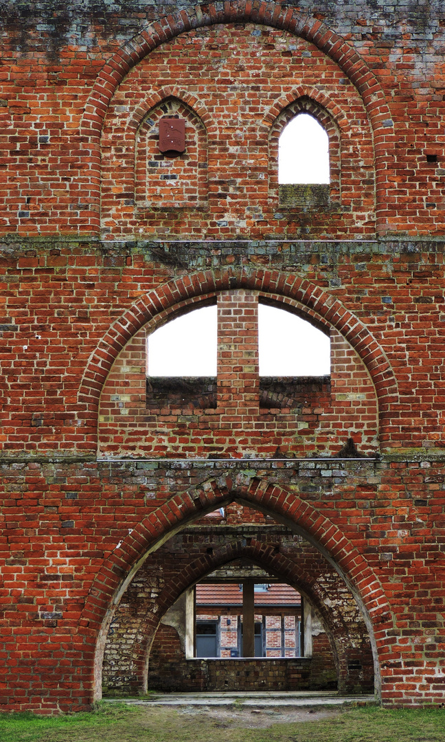 Ruine eines Klosterbaus