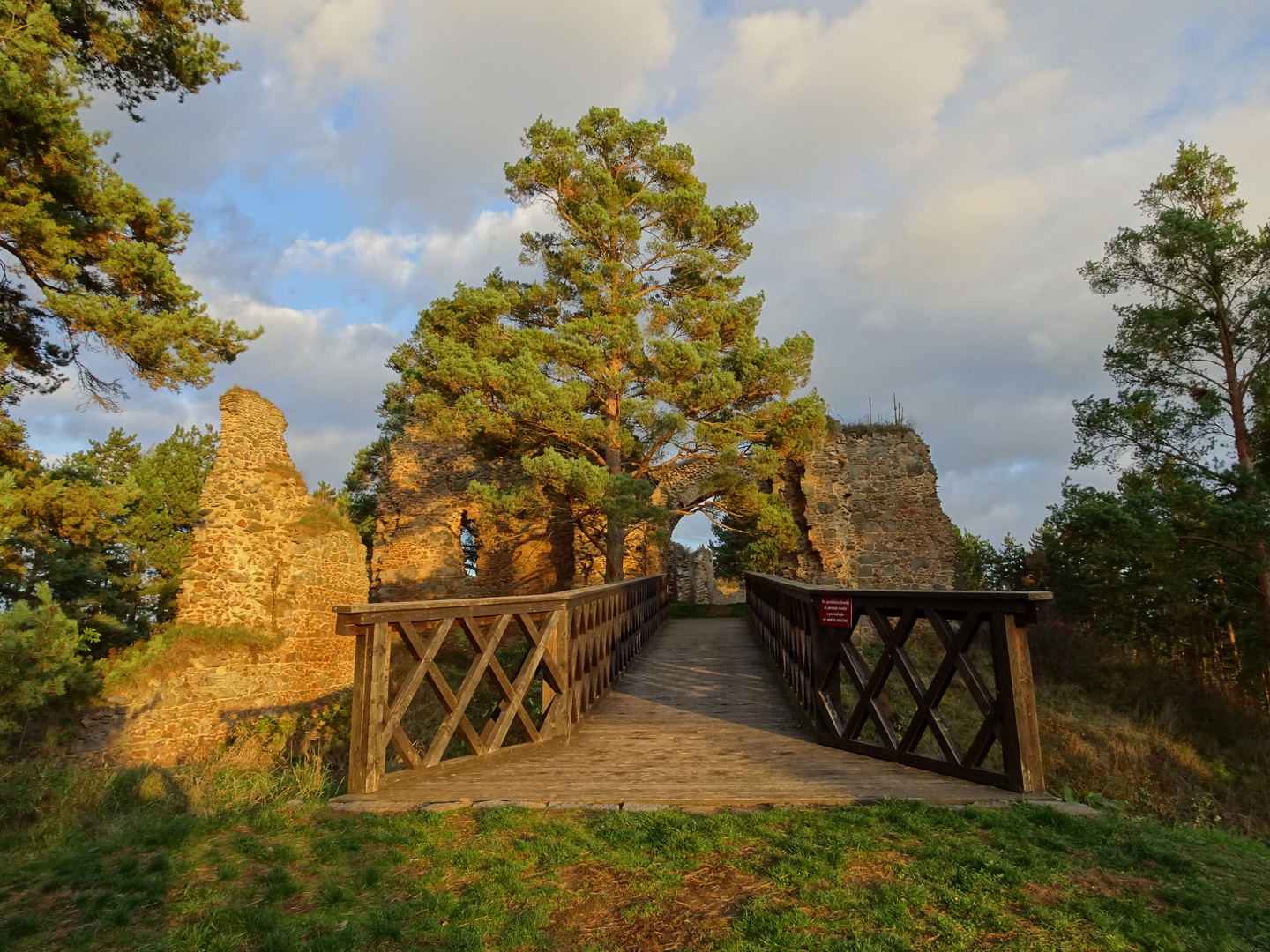 Ruine im Herbst