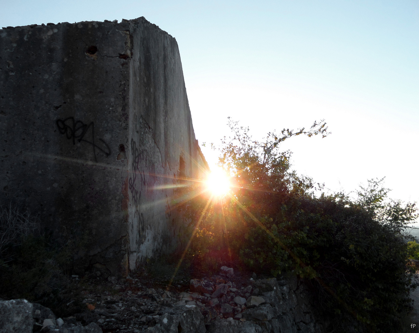 Ruine im Licht des Sonnenuntergangs