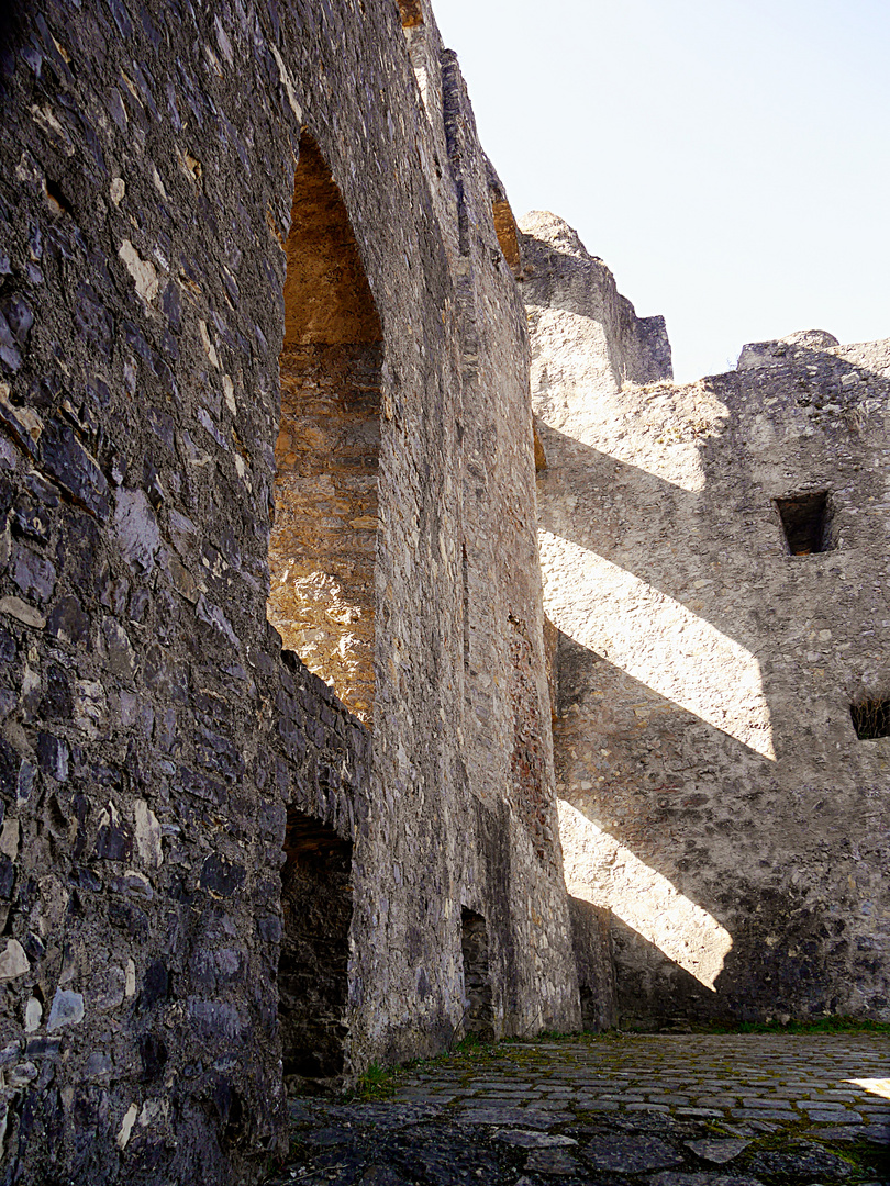 Ruine Innenhof