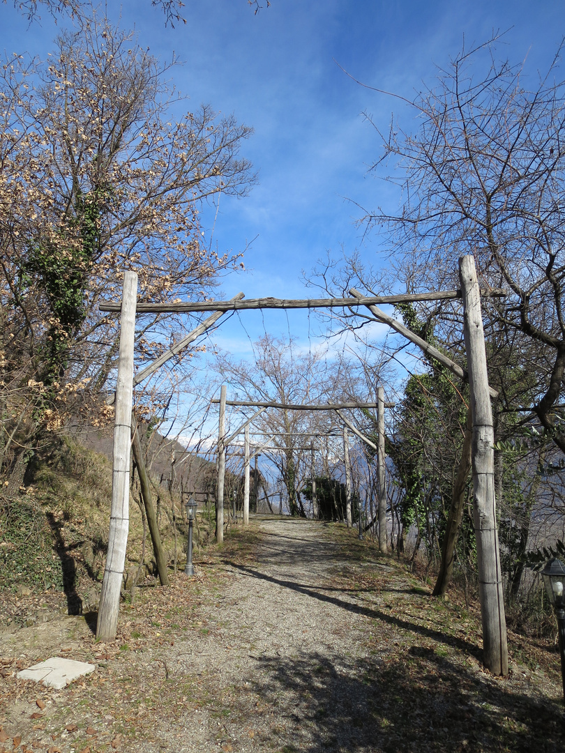 Ruine Kasatsch, 444 m