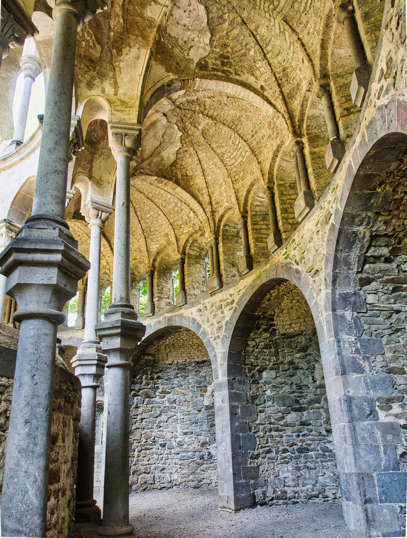 Ruine Kloster Heisterbach - Chor-Umgang