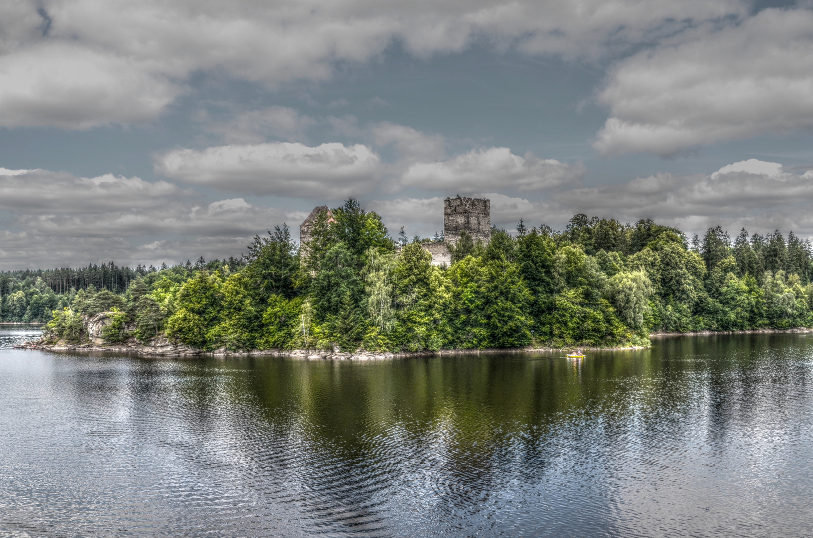 Ruine Lichtenfels am Stausee Ottenstein